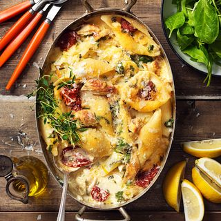 Pastagratäng med kyckling och soltorkade tomater