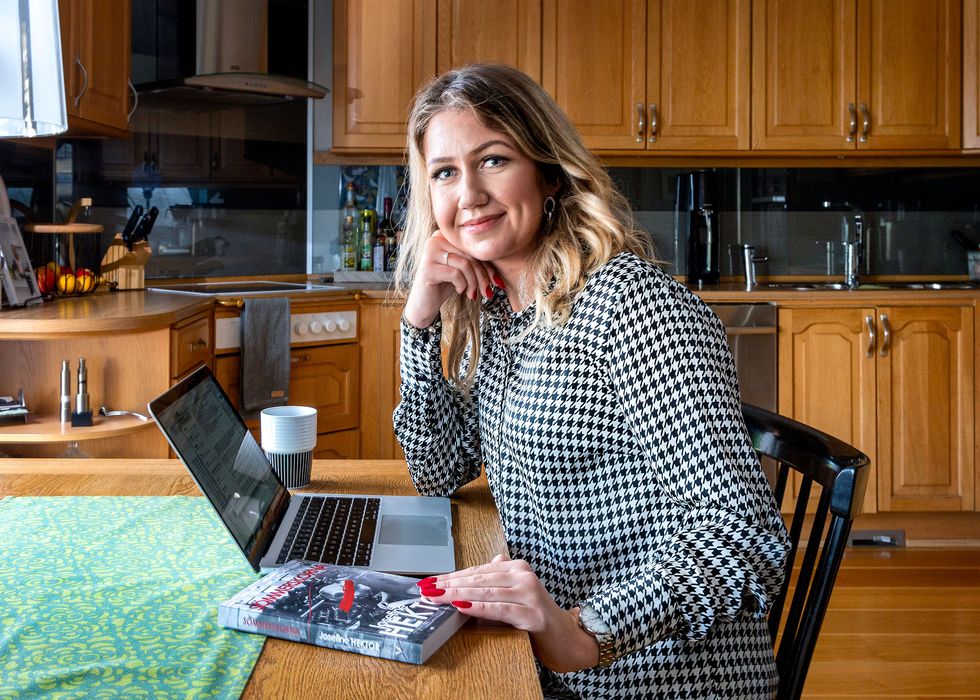 Josefine släppte debutroman efter hjärntumören: