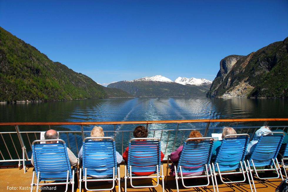 AVSLUTAD RESA: Följ med på världens vackraste sjöresa – Hurtigruten