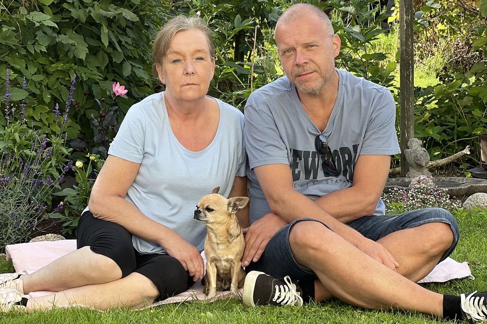 Hunden Tomtom övergavs utanför en affär: