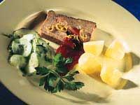 Syrliga lingon med lantpaté