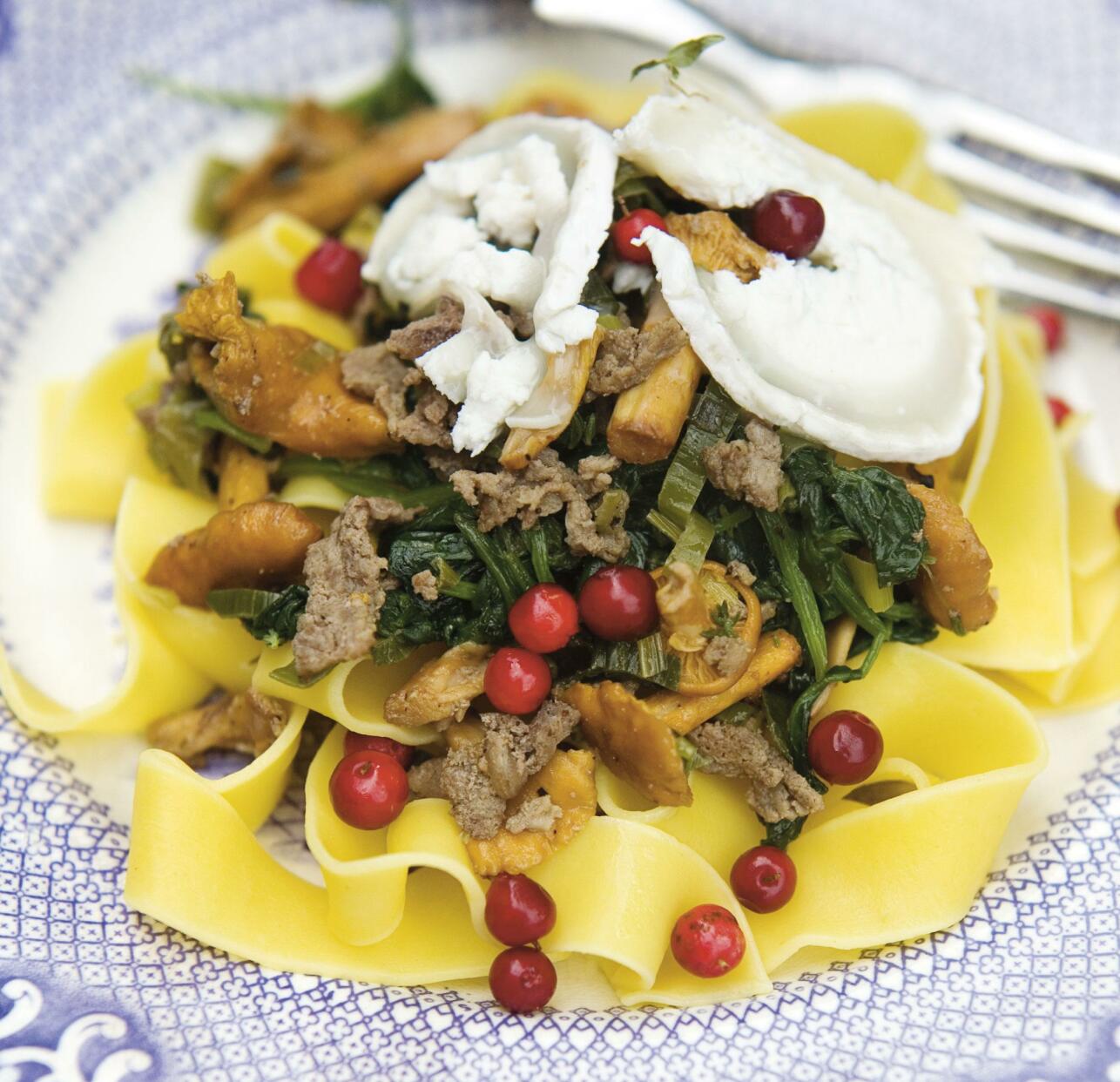 Viltskav med kantareller och pappardelle Icakuriren