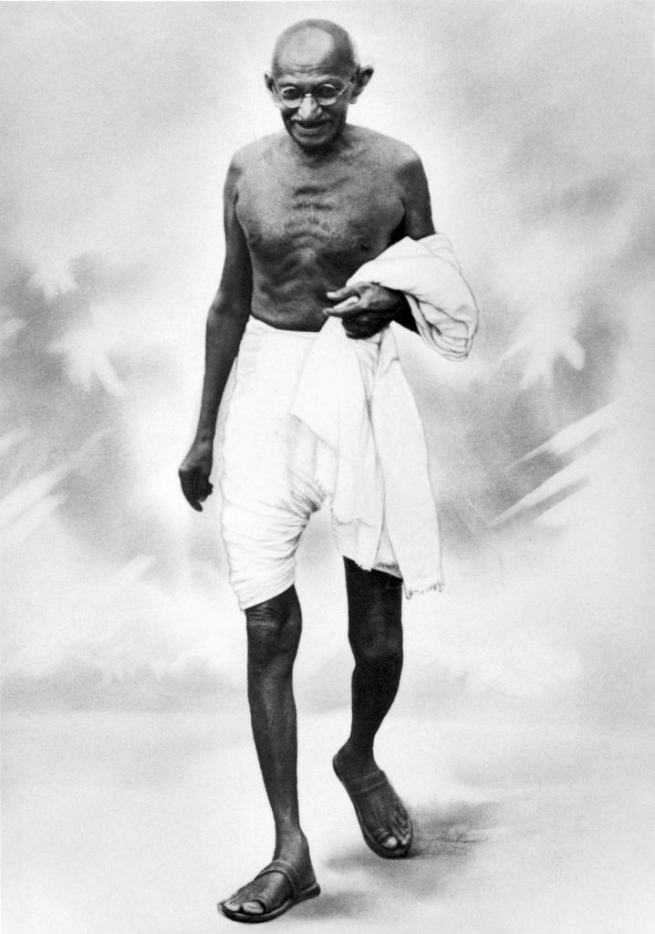 Svartvit bild på Mahatma Gandhi