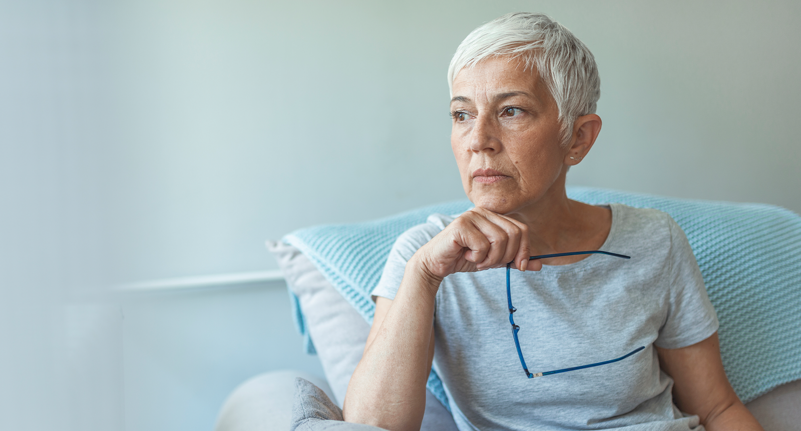 Experten om screening för tarmcancer: Enkelt test räddar liv – alla 60+ bör ta det!